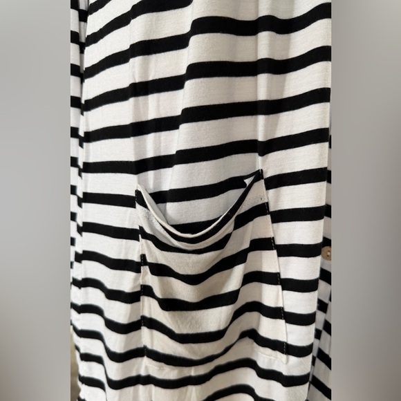 Agnes & Dora Black and White Striped Cardigan - Picture 4 of 6